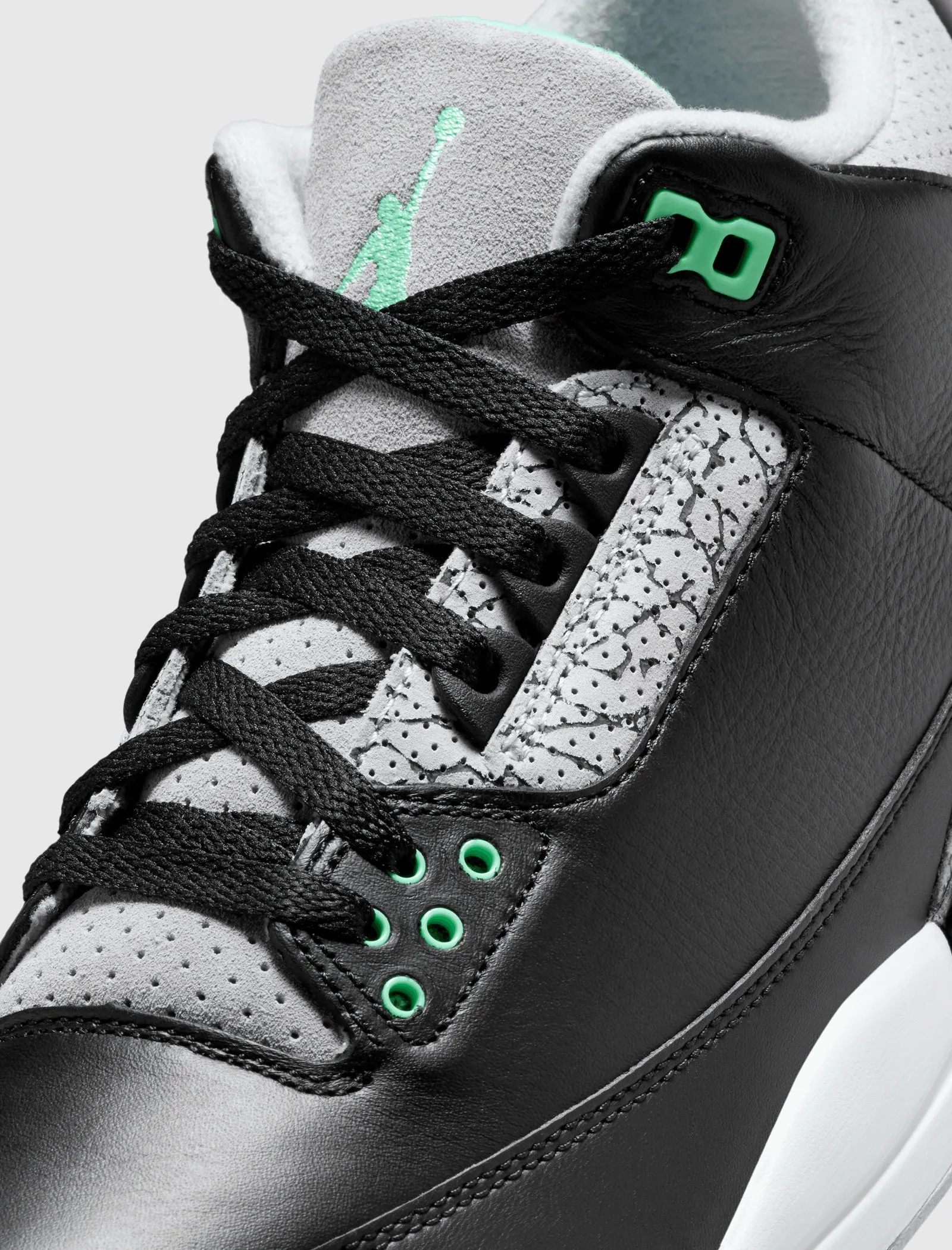 AIR JORDAN 3 RETRO "BLACK/ GREEN GLOW"