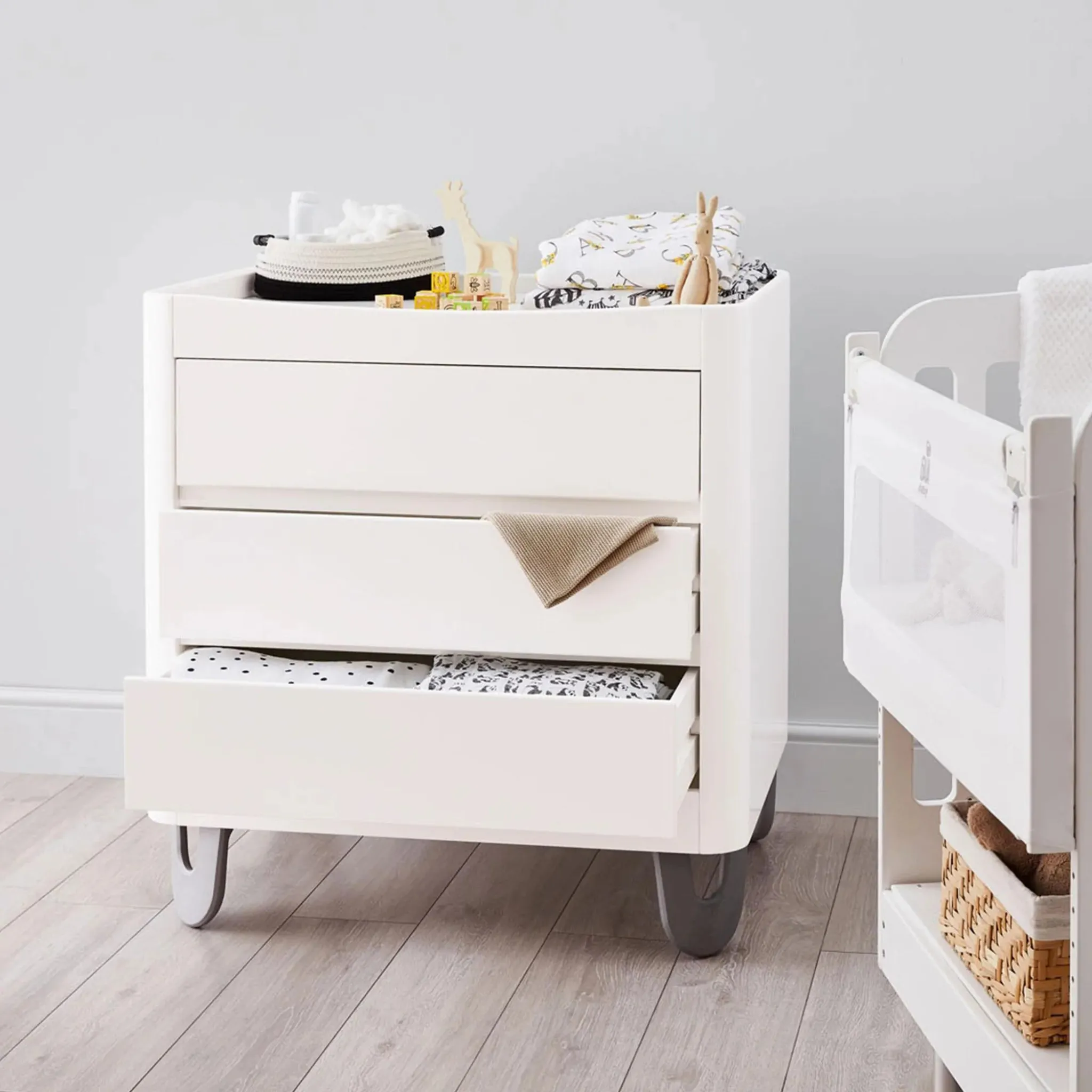 Gaia Baby | Serena Dresser with Silver Legs