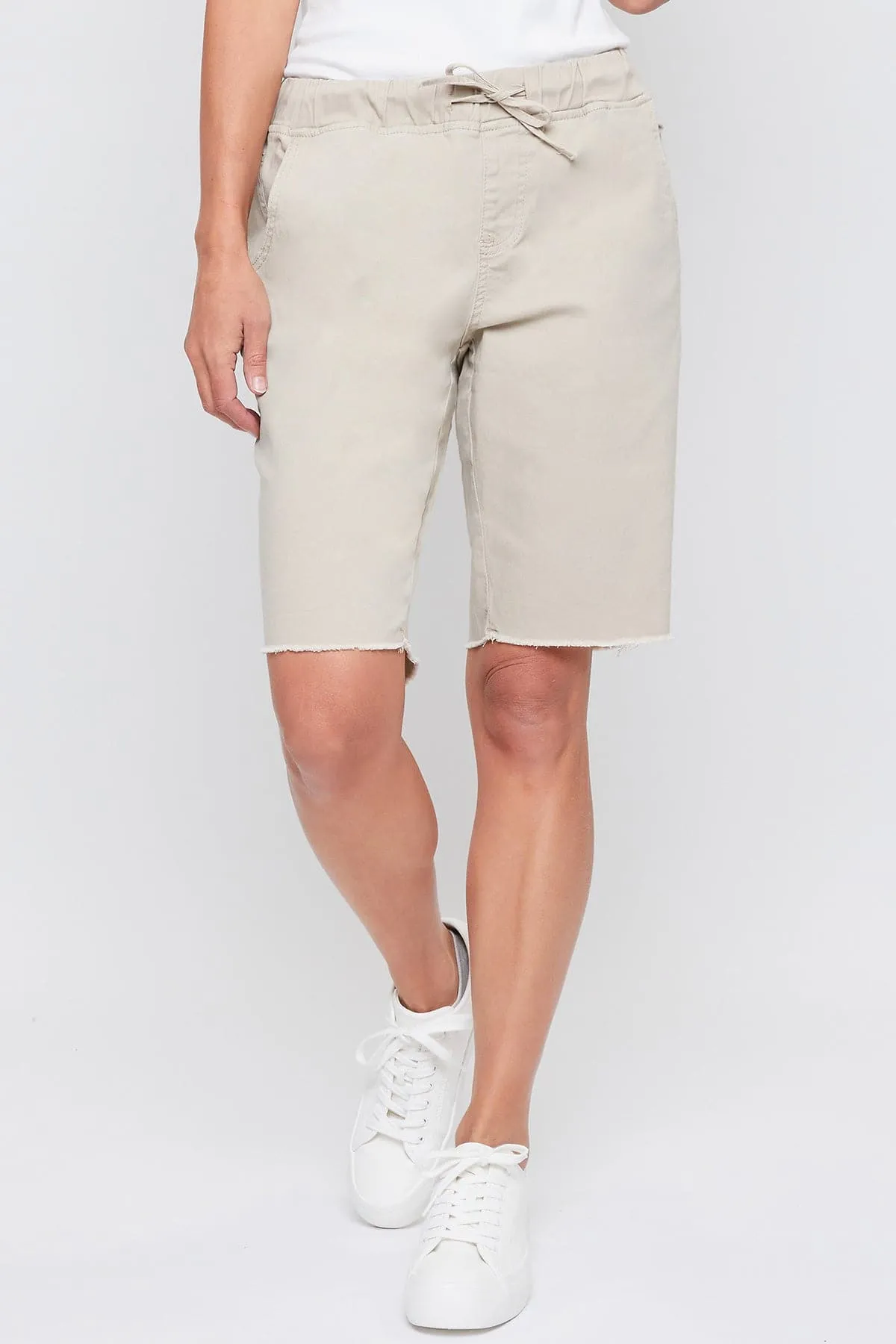 Women's Elastic Waist Bermuda With Fray Hem