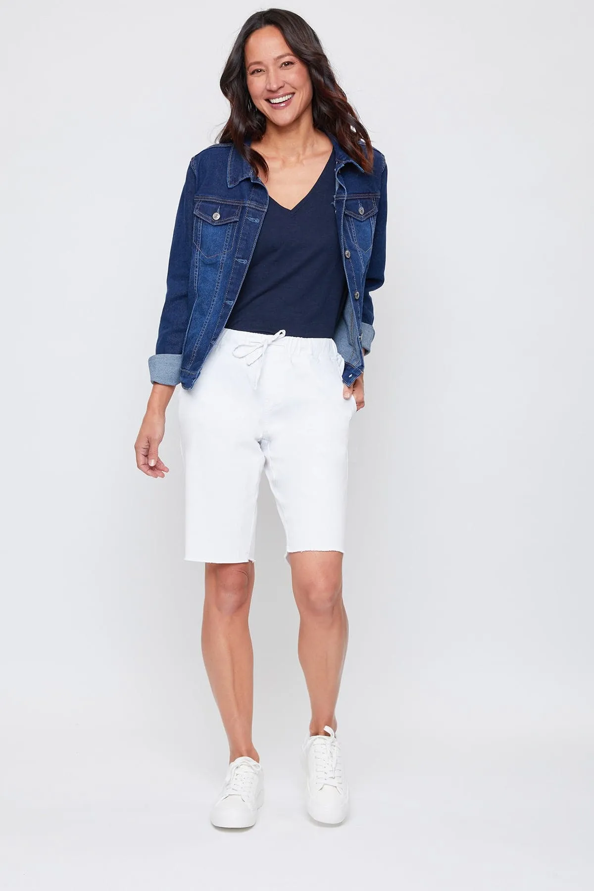 Women's Elastic Waist Bermuda With Fray Hem